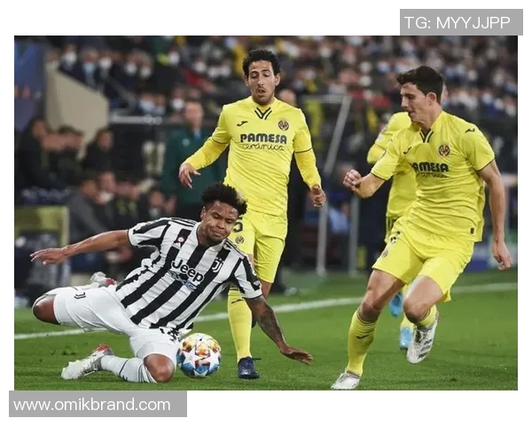 巴萨与尤文图斯激战回顾：经典对决中的战术较量与球星表现分析