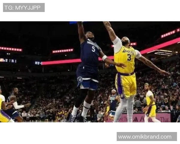 洛杉矶湖人队与森林狼的激烈对决揭示NBA季后赛的悬念与精彩瞬间