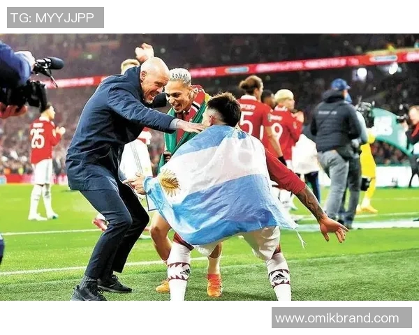 阿积士与皇马巅峰对决历史交锋回顾与战术分析 阿积士与皇马巅峰对决历史交锋回顾与战术分析