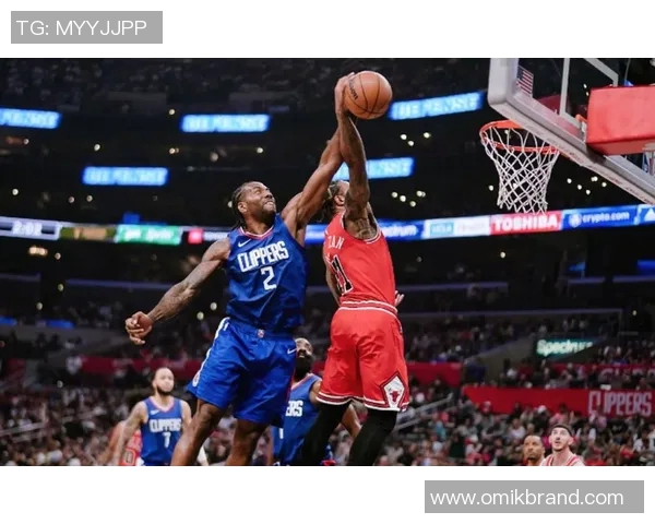 骑士队强势击败小牛队128比90展现出色团队配合与防守实力